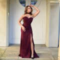 sukienka bordo z rozcięciem długa na studniówkę na bal na sylwestra.jpeg