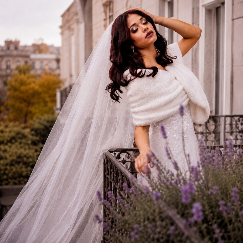 Weißer Brautschleier mit Glitzer – Hochzeitsschleier mit dezentem Glitzereffekt