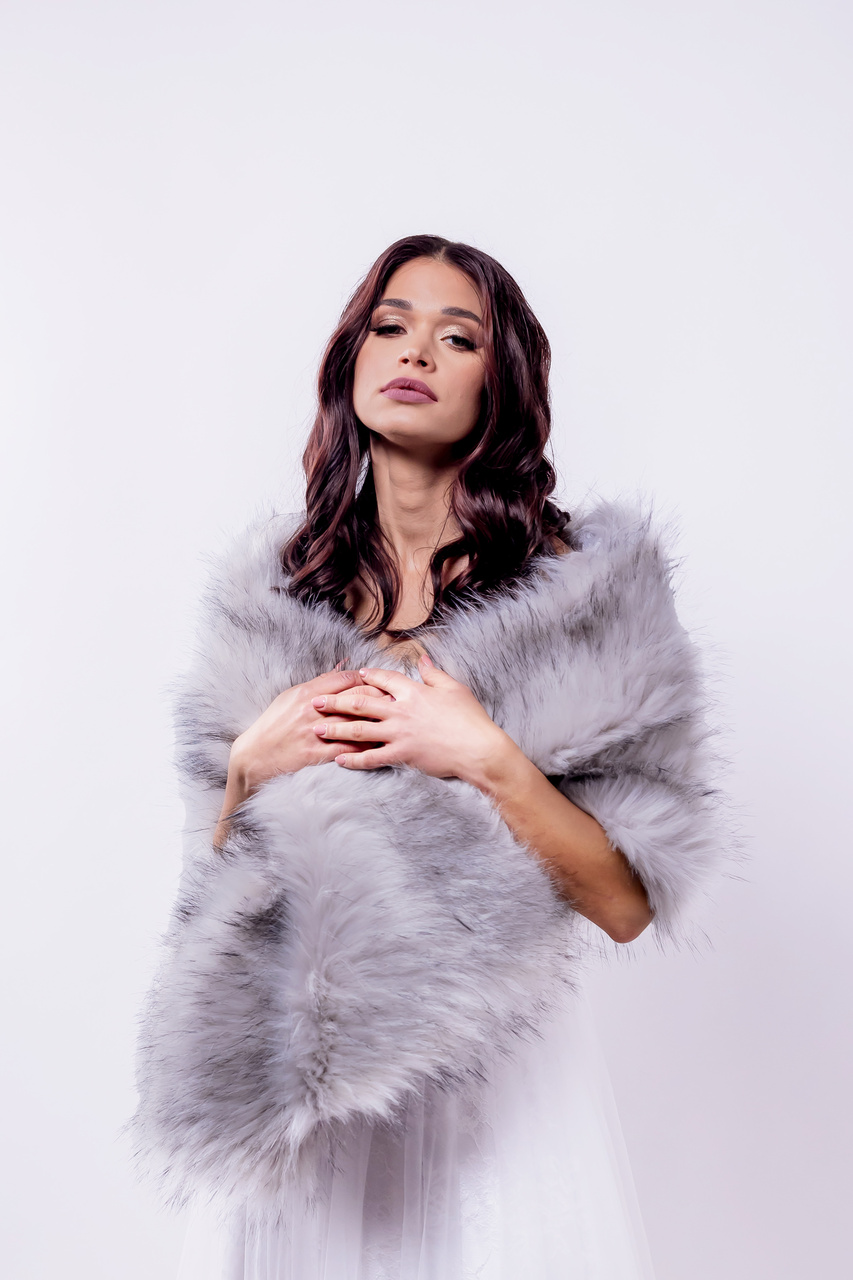 Brautstola aus Kunstfell Grau – Bridal Stole