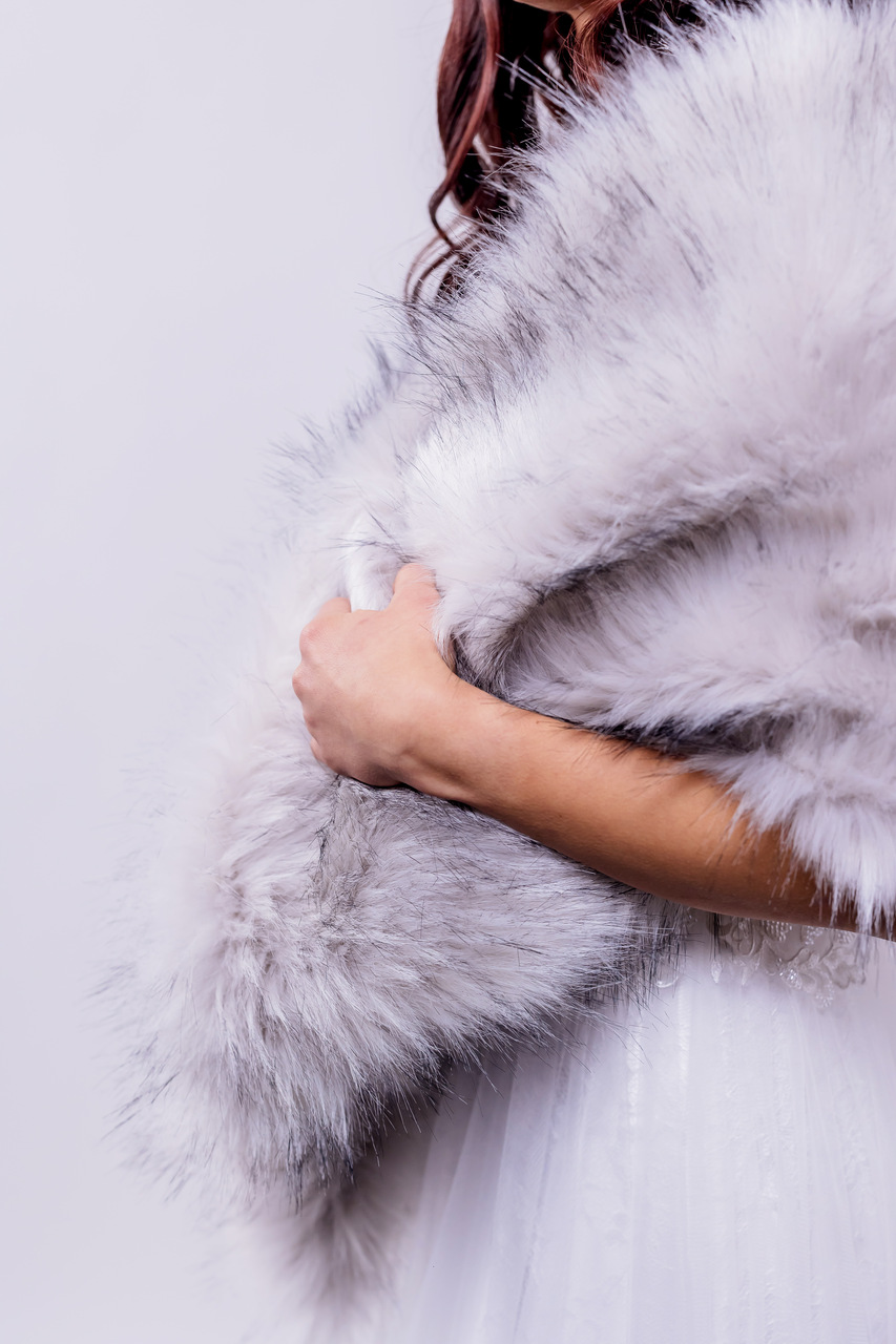 Brautstola aus Kunstfell Grau – Bridal Stole