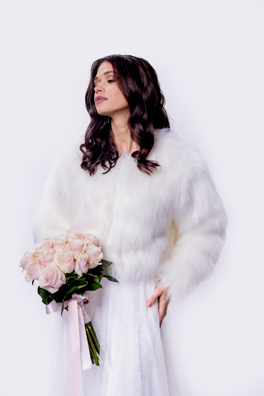 Brautjacke aus Kunstfell Weiß – Bridal Stole