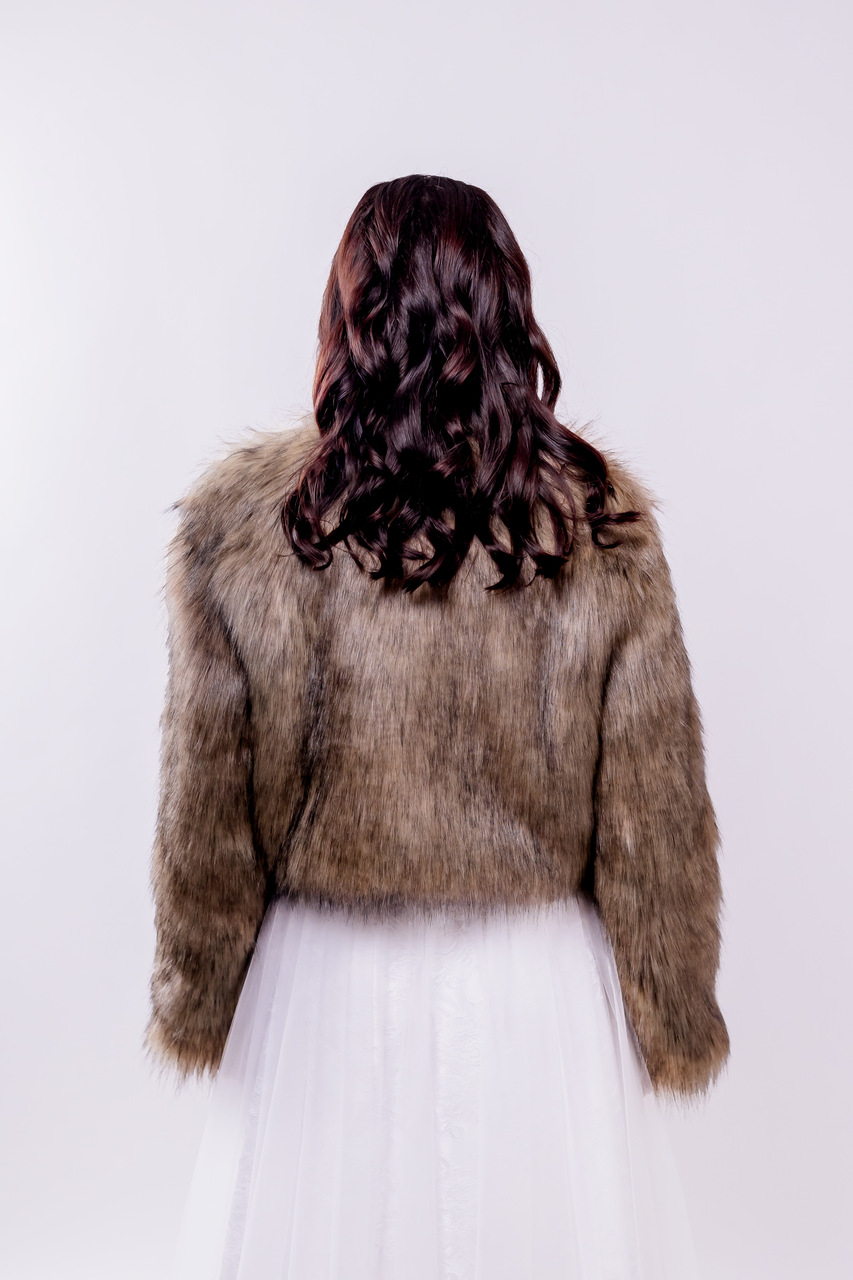 Brautjacke aus Kunstfell Nude – Bridal Stole